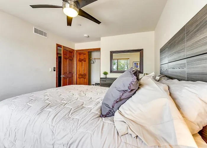 Holiday home Game Room, Playset! Family-friendly Getaway Tucson