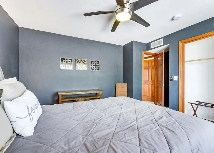 Holiday home Game Room, Playset! Family-friendly Getaway Tucson