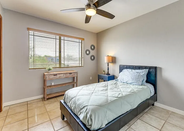 Holiday home Game Room, Playset! Family-friendly Getaway Tucson